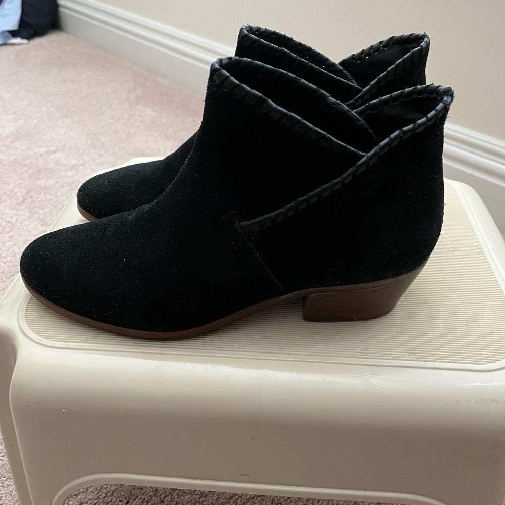 Jack Rogers black booties sz 6